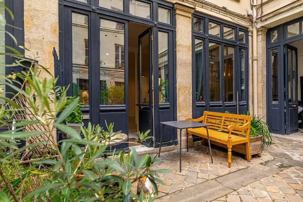 Apartment Guestready - Midcentury Maisonette In The 10Th Paris