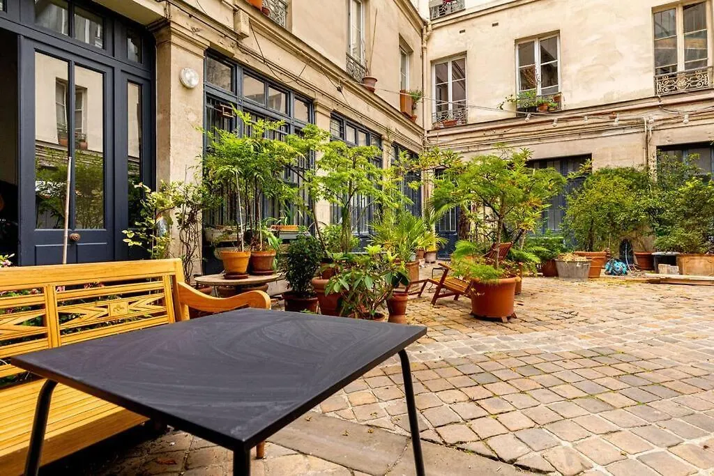 Guestready - Midcentury Maisonette In The 10Th Paris